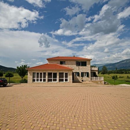 Rooms Leda Vrlika Exterior foto