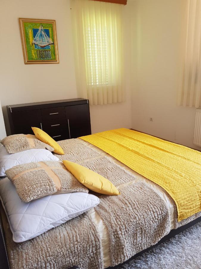 Rooms Leda Vrlika Exterior foto